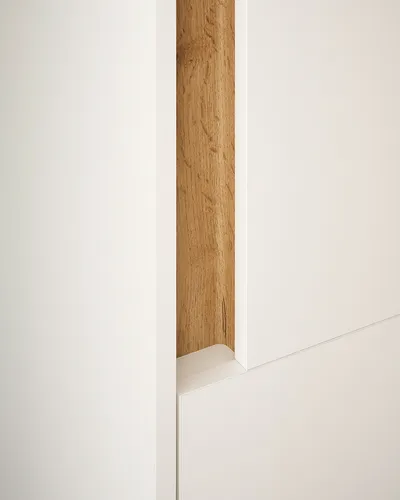 Lomadox Hochschrank CRISP-61 Weiß mit Eiche Nb. – 34cm breit - Hochschrank für Badezimmer in Weiß mit Eiche, bietet praktischen Stauraum und modernes, griffloses Design. Mit beidseitig montierbarer Tür und mehreren Ablagefächern für optimalen Platz.