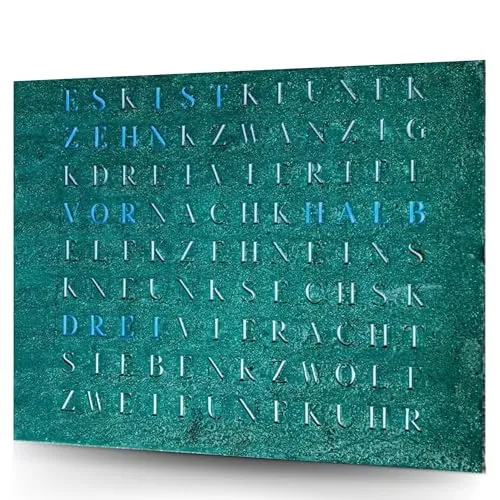 build-yours.de Wortuhr Jupiter - LED Wanduhr in Grün - Wohnaccessoires mit intelligenter Zeitanzeige, WiFi-fähig und individuell anpassbar, ideal für modernes Wohndesign.