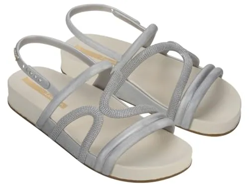 Ipanema Walk Sandalen Silber EU 41-42 - Wanderschuhe mit anatomischer Sohle für höchsten Komfort und eleganten, zarten Riemen für einen stilvollen Look.