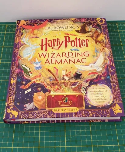 The Harry Potter Wizarding Almanac (Englisch) - Hörbuch zur beliebten Harry Potter Buchreihe, bietet spannende Einblicke und Geschichten aus der magischen Welt für Jugendliche und junge Erwachsene.