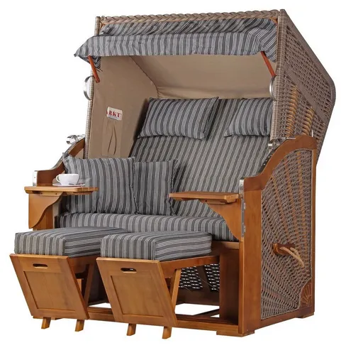 Strandkorb-Set 2-Sitzer Schleswig Pinie - Modell 553 - Ostsee-Strandkorb aus Pinienholz mit dicker Polsterung, inkl. Schutzhülle und praktischen Taschen für Zeitungen und Smartphones.