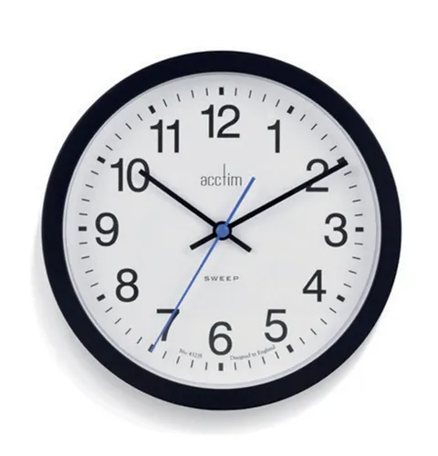 Christoffel Wanduhr Bromham in schwarz von Christoffel