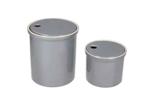 MamboCat 2er Set Oskar Vorratsdose S & M in Grau - Frischhaltedosen aus weißem Ton für Zwiebeln & Knoblauch, platzsparend mit zylindrischer Form und versenktem Deckel – ideal für stylische Küchenaufbewahrung.