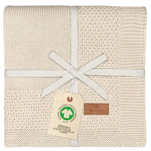 DIKOS® Babydecke mit Bordüre (Naturbeige) – gestrickt aus weicher 100% Bio-Baumwolle (GOTS & Oeko-TEX) – atmungsaktive Kuscheldecke für Neugeborene Jungen & Mädchen – schöne Geschenkidee zur Geburt