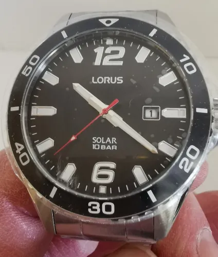 LORUS Solaruhr RX359AX9 – Elegante Herrenuhr mit Edelstahlarmband