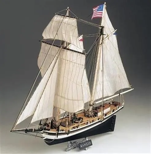 Krick Schiffsmodell Ranger Baukasten, Corel, 20155 - Holz-Bausatz im Maßstab 1:50 für Hobby-Modellbauer, ideal zur detailgetreuen Nachbildung des Segelschiffs Ranger.