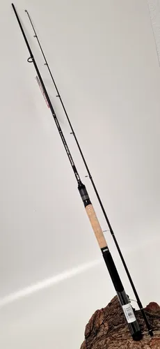 Rapala Shadow Blade 213cm ML - Hochwertige Spinnrute für Raubfischangeln - Angelruten für Raubfischangler, leicht und handlich mit High-Modulus Carbon für optimale Aktion und Kontrolle beim Angeln.
