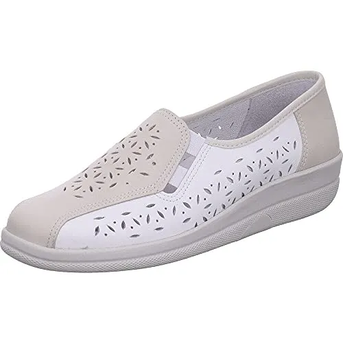Damen Slipper Becas von Aco - Komfortable Echtleder-Schuhe mit Wechselfußbett - Wanderschuhe in elegantem Weiß, ausgestattet mit Lasercuts und Dehngummis für optimalen Tragekomfort.