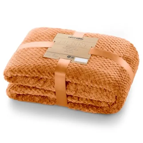 DecoKing Kuscheldecke 150x200 cm Fuchsrot Henry - Weiche Microfaser-Wohndecke in Fuchsrot, ideal als Bett- oder Sofaüberwurf, pflegeleicht und robust. Perfekte Geschenkidee für jeden Anlass!