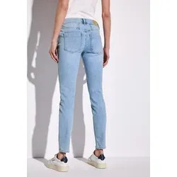 STREET ONE Damen A378550 Slim Fit Jeans - Hellblaue Denim - Moderne Slim Fit Jeans mit Mid Waist, ideal für einen lässigen Look. Der Baumwollmix mit Stretch sorgt für optimalen Tragekomfort.