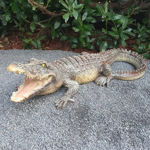 Gartenfigur Krokodil 90 cm – Wetterfeste Gartendeko in grün von Aspinaworld