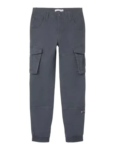 NAME IT Jungen Nkmryan TWI Cargohose - Lava Smoke, 164 EU - Hochwertige Regular-Fit-Cargohose für Jungen aus Baumwolltwill mit Stretch, ideal für aktive Kinder. Verstellbarer Taillenbund und praktische Taschen sorgen für Komfort und Funktionalität.