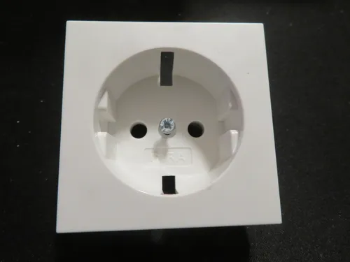 Gira Steckdosenabdeckung  reinweiß seidenmatt 418827 Gira ohne Einsatz