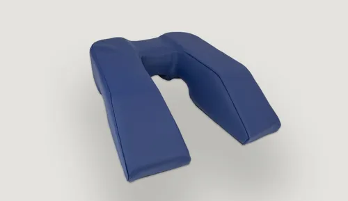 nudischer U-Pillow Massagekissen - Massagekissen für Bauchlage, ergonomisch geformt für optimale Druckverteilung und entspannten Liegekomfort. Ideal für Therapie und entspannende Massagen. Pflegeleichtes, veganes Kunstleder und handgefertigt in Deutschland.