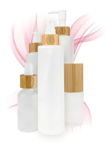 Wachsmann Leere Sprühflasche Glas 150 ml mit Bambusverschluss und Gravur, 2 Stück, Sprayflasche zum Befüllen mit Sprühkopf extra feine Vernebelung Deiner DIY-Naturkosmetik, Sprühkopfbehälter Haare