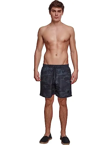 Urban Classics Herren Camo Swimshorts, Mehrfarbig (Darkcamo 00707), XL EU - Badeshorts für Herren, sportliche und stylische Schwimm Shorts aus schnelltrocknendem Material für perfekten Komfort am Strand oder im Schwimmbad.