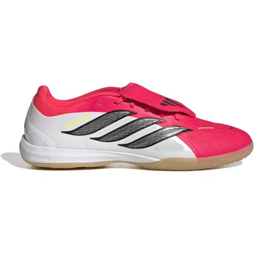 ADIDAS Herren Fußball-Hallenschuhe Predator Pro IN mit umschlagbarer Zunge - Optimal für Hallenböden: Die Predator Pro Fußballschuhe bieten hervorragenden Grip und Traktion. Mit innovativem Mesh und leichter Zwischensohle für dynamische Bewegungen und hohen Komfort - ideal für leidenschaftliche Spieler.