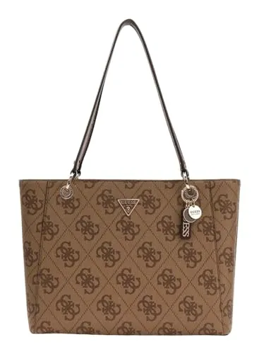 Guess Noelle II Shopper in Latte Logo/Braun - Elegante Handtasche mit markantem Logo und edlem Anhänger. Der durchdachte Innenraum sorgt für optimale Organisation, während die komfortablen Gurte für hohen Tragekomfort stehen.