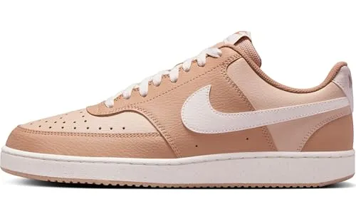 NIKE IB4495-126 Court Vision LO Herren SANDDRIFT/SAIL-Hemp EU 42.5