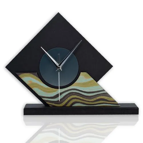 Kreative Feder Moderne Holz-Tischuhr mit stilvollen Akzenten aus Pavola Echtholzfurnier & Aluminium – Handarbeit Made in Germany (Pavola, leises Funkuhrwerk)