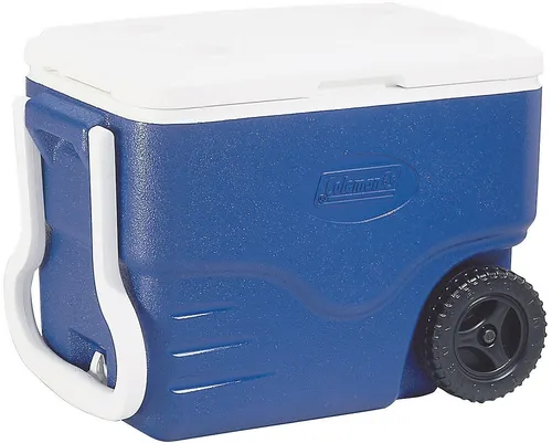 Coleman 40QT Performance Wheeled Kühlbox - Kühlboxen & Kühltaschen – Die 40QT Wheeled Kühlbox von Coleman bietet passive Kühlung ohne Strom, ist leicht zu reinigen und ideal für Reisen, Camping und Picknicks.