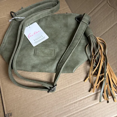 Fritzi aus Preußen Umhängetasche Vintage - Umhängetasche im trendigen Design mit geräumigem Hauptfach und verstellbarem Schulterriemen, ideal für modebewusste Looks.