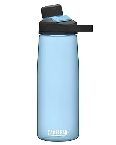 CAMELBAK Magnetic Chute Mag Wasserflaschenverschluss - Echtes Blau - Wasserflasche mit doppelwandiger Konstruktion, hält Wasser doppelt so lange kalt. 750 ml Kapazität, BPA- und BPS-frei, auslaufsicher und leicht zu reinigen.