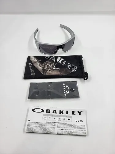 OAKLEY OO 9101-69 BATWOLF X Silver - Prizm Black Polarized - Sportbrillen mit 100% UV-Schutz, polarisierten Gläsern für optimale Sicht und Komfort beim Sport.