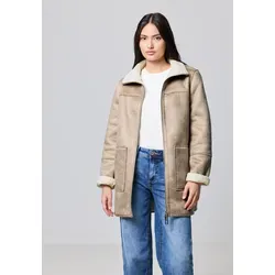 Ledermantel STREET ONE STUDIO, Damen, Gr. 46, beige (reef sand), Obermaterial: 100% Polyester; Teddy-Details: 100% Polyester, unifarben, comfort fit ca. Mitte Oberschenkel, hoch geschlossener Ausschnitt, normaler Saum, Mäntel, mit innerem wärmendem Teddyfell