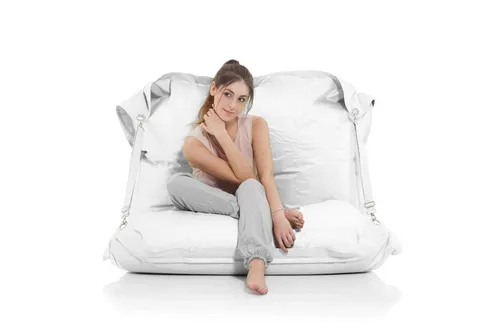 Smoothy Sitzsack SMOOTHY XXL Nylon Sitzsack 420D – Komfortabler Riesensitzsack für drinnen und draußen - Der SMOOTHY XXL Sitzsack ist ideal für Kinder und Erwachsene. Mit seinem robusten Nylon-Material und ergonomischem Design bietet er sowohl drinnen als auch draußen höchsten Komfort und Stil.