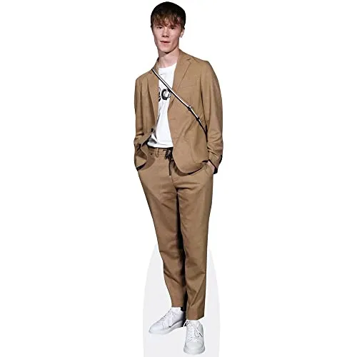 Edvin Ryding (Suit) Pappaufsteller lebensgross