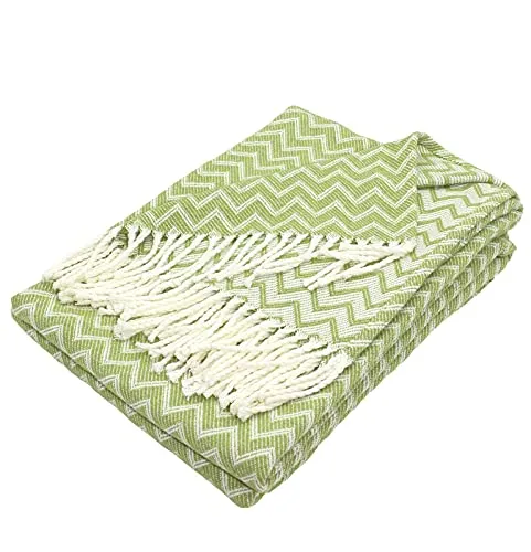 Moon Luxury Kuscheldecke Zick-Zack Muster 130x170 cm - Die Moon Kuscheldecke ist weich und flauschig, ideal für gemütliche Stunden. Mit ihrem Zick-Zack Muster und der praktischen Größe von 130x170 cm bringt sie Stil und Komfort in Ihr Zuhause.
