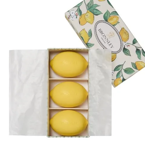 Bronnley Seife Lemon 3 x 100g - 3 x 100g Zitronenseife mit feuchtigkeitsspendender Sheabutter, reinigt sanft und duftet erfrischend nach Zitrone. Ideal für eine belebende Pflege und ein luxuriöses Duscherlebnis.