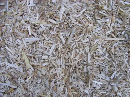 Mulch Schäben aus 100 % Hanf, 180 Liter - Mulch aus 100 % Hanf, biologisch abbaubar und nachhaltig. Ideal als Unkrautschutz und für ein gesundes Mikroklima im Garten.