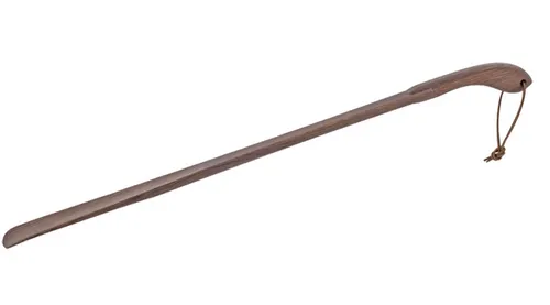 Redecker Schuhlöffel aus geöltem Eichenholz mit Lederband 63 cm - 380063