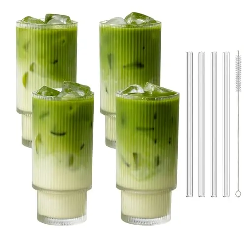 mixed24 Gläser-Set 4er Set Geriffelte Gläser 320ml mit Glashalm - Stilvolles 4er Set geriffelter Trinkgläser (320 ml) inklusive Glashalme. Perfekt für Iced Matcha Latte, Cocktails und mehr. Hochwertige Glasqualität, langlebig und spülmaschinengeeignet – ideal für jeden Anlass.