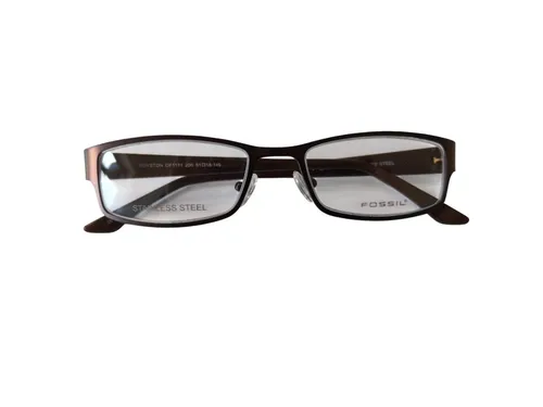 Fossil Korrektionsfassung Brille Metall Braun 51/18/140 - OF1171200 - Stylische Korrektionsfassung aus Metall in Braun. Ideal für den täglichen Gebrauch, mit einer Stegbreite von 18 mm und einer Bügellänge von 140 mm. Lieferung mit Kunststoffgläsern ohne Stärke.