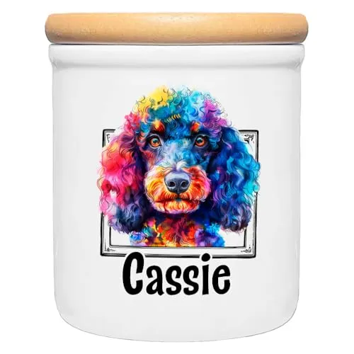 Cadouri Vorratsdose PUDEL - Stilvolle Leckerlidose für Hundekekse - Die handgefertigte Cadouri Leckerlidose aus Keramik mit Holzdeckel ist die ideale Aufbewahrung für Hundekekse. Hygienisch und dekorativ, passt sie perfekt in jedes Zuhause.