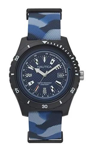 Nautica Surfside NAPSRF004 Herrenuhr - Armbanduhr mit 100 Meter Wasserdichtigkeit, ideal für Outdoor-Aktivitäten. Das blaue Camouflage-Silikonband sorgt für Komfort und Stil, während das analoge Zifferblatt mit Kalenderfunktion die Zeit leicht ablesbar macht.