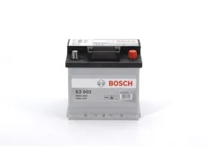Bosch 0092S30020 Starterbatterie für FORD, HONDA, HYUNDAI und mehr - Fahrzeugbatterie mit 45 Ah und 400 A Kälteprüfstrom, ideal für zuverlässiges Starten in kalten Bedingungen.