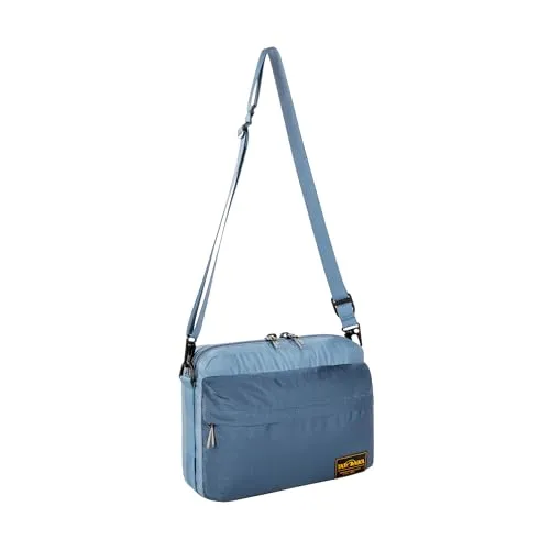 Tatonka Cross Body Bag L elemental blue (279) - Robuste Umhängetasche für Alltag & Reisen, bietet Platz für Tablets und hat viele Fächer. Hergestellt aus strapazierfähigem, recyceltem Material mit 10 Jahren Garantie.