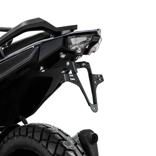 ZIEGER Kennzeichenhalter Basic für KTM 390 Adventure - Robuster Kennzeichenhalter für KTM 390 Adventure, schwarz pulverbeschichtet und witterungsbeständig. Keine Verkleidungsänderungen nötig, mit verstellbarem Neigungswinkel und stufenlos einstellbaren Blinkerhaltern.