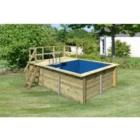 Karibu Pool Gr. 1 mit Terrasse und Filterpaket - Der Karibu Pool Größe 1 bietet mit seiner Terrasse und hochwertigem Filterpaket unvergesslichen Badespaß. Robuste kesseldruckimprägnierte Hölzer garantieren Langlebigkeit und Stabilität, während die einfache Montage für schnellen Spaß sorgt.