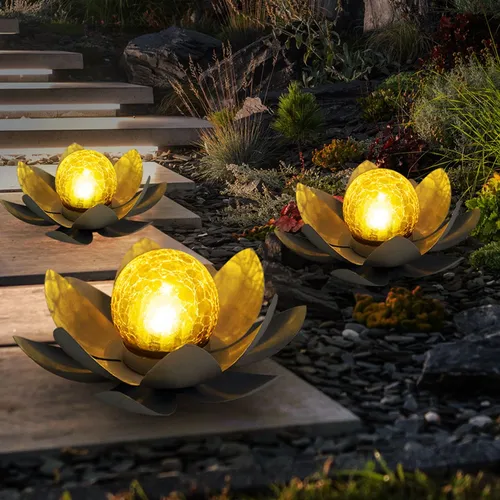 Asia Garten Lotusblüte Deko Solarleuchte 3er Set - Lampen: Wunderschöne Solarleuchte in Lotosblumenform mit Crackle-Glas und grauen Metallblättern. Perfekt für stimmungsvolle Beleuchtung im Garten, leuchtet bis zu 8 Stunden.