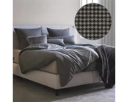 JOOP Flanell Bettwäsche Soft Stone 155x200 cm + 40x80 cm - Grau - Entspannen Sie in der grauen JOOP Flanell Bettwäsche aus reiner Baumwolle. Flauschig und warm, perfekt für kalte Nächte. Pflegeleicht und langlebig, für ganzjährigen Komfort.