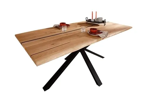 Woodroom Esstisch Gotha - Wildeiche massiv geölt (180x90 cm) - Esszimmertisch aus massiver Wildeiche mit eleganter Maserung. Geölte Oberfläche schützt und betont die Holzstruktur. Robustes Metallgestell im modernen Industrie-Look.