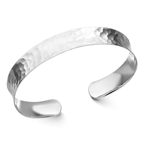 MATERIA Armreif Silber 925 - Gehämmertes Design für Damen - Eleganter offener Damen Armreif aus anlaufgeschütztem 925 Sterling Silber, flexibel anpassbar und in gehämmerter Optik. Perfekt für jeden Anlass und ideal als Geschenk.