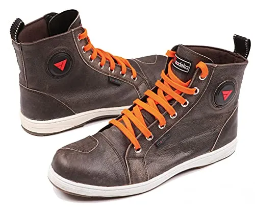 Modeka Lane Motorradstiefel Braun Gr. 43 - Hochwertige Rindleder-Stiefel mit verstärkten Bereichen für optimalen Schutz und Komfort, inklusive anatomischer Einlegesohle für besten Tragekomfort.
