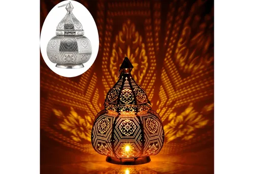 Marrakesch Nachttischlampe Mahana Silber – Handgefertigte Orientalische Laterne - Nachttischleuchten – Erleben Sie die faszinierende Kombination aus traditioneller Handwerkskunst und moderner Beleuchtungstechnologie mit dieser eleganten, handgefertigten Lampe.