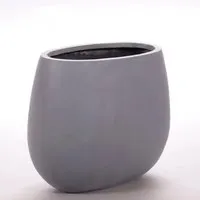 Elegant Einrichten Pflanzkübel Fiberglas 44x28x36cm Grau - Moderner Pflanzkübel aus robustem Fiberglas, ideal für kreative Dekoration. Mit seinem eleganten Design und der UV-beständigen Oberfläche sorgt er für stilvolle Akzente in jedem Raum.